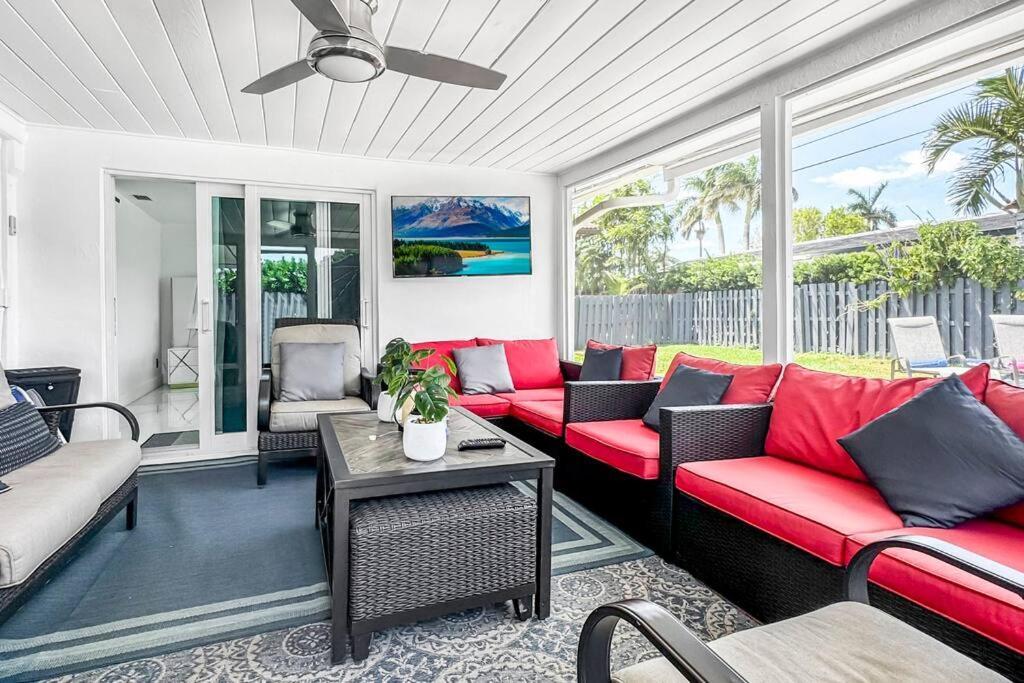 Amazing Home W Heated Pool 8 Mins To The Beach Lighthouse Point Exterior photo